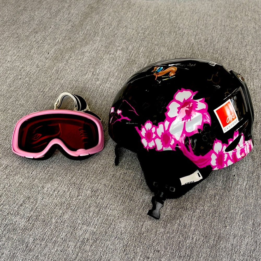 Kids size Small Giro Ski Helmet and goggles